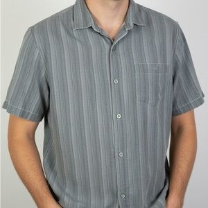 Tommy Bahama Men's M 100% Silk Camp Shirt striped casual